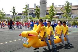 哈登连续变向晃飞莫布里，双手抱头庆祝这一进球