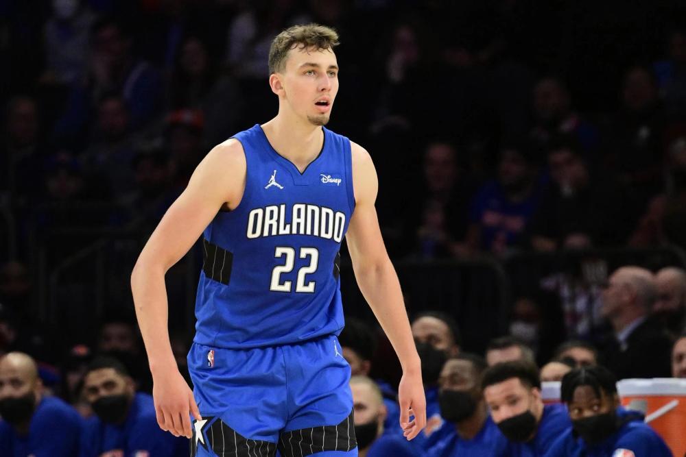 他以稳健的 他以稳健的