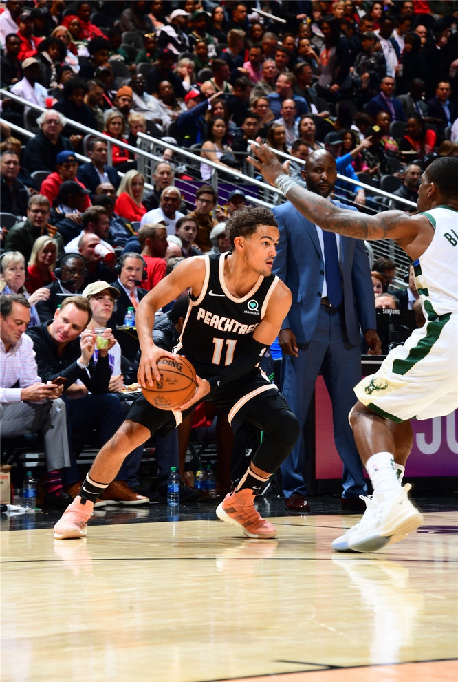 与队友们增 与队友们增